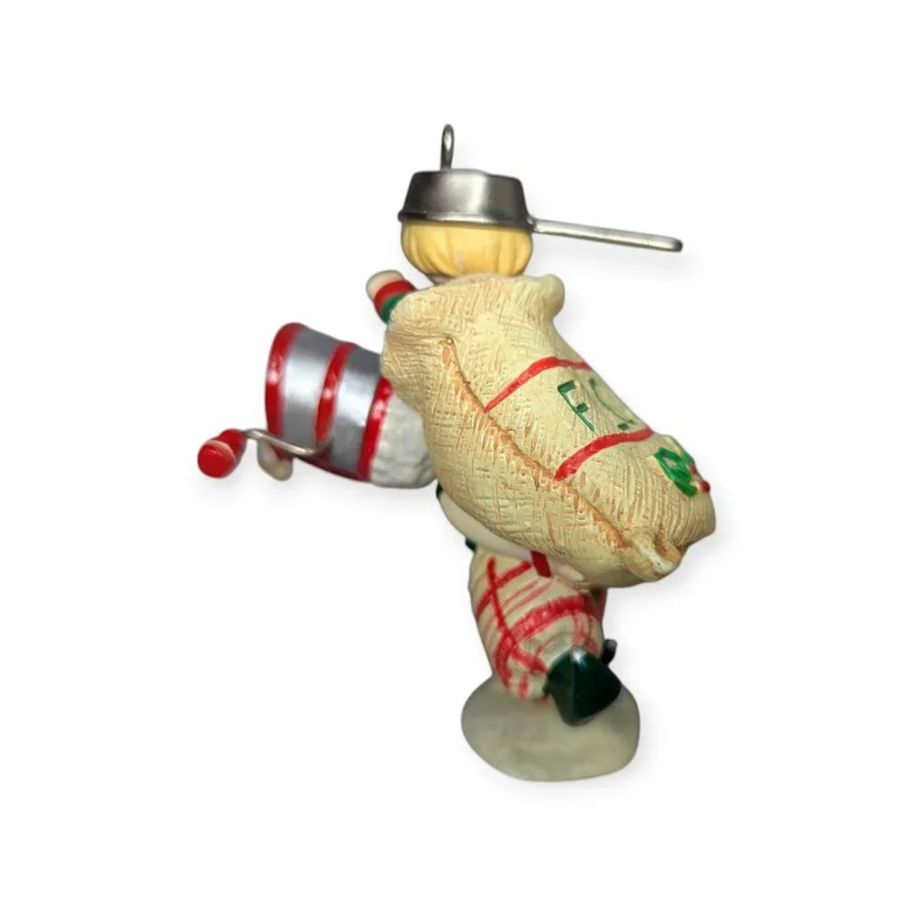 Hallmark Keepsake 2006 Dusty & Smidgen The Merry Bakers Christmas Ornament